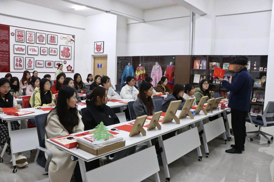 图示, 示意图
中度可信度描述已自动生成:ver1