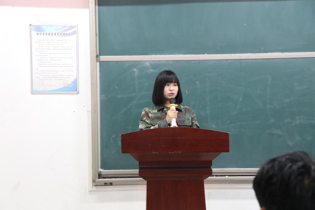 我院学生雒文静畅谈从军体会和收获